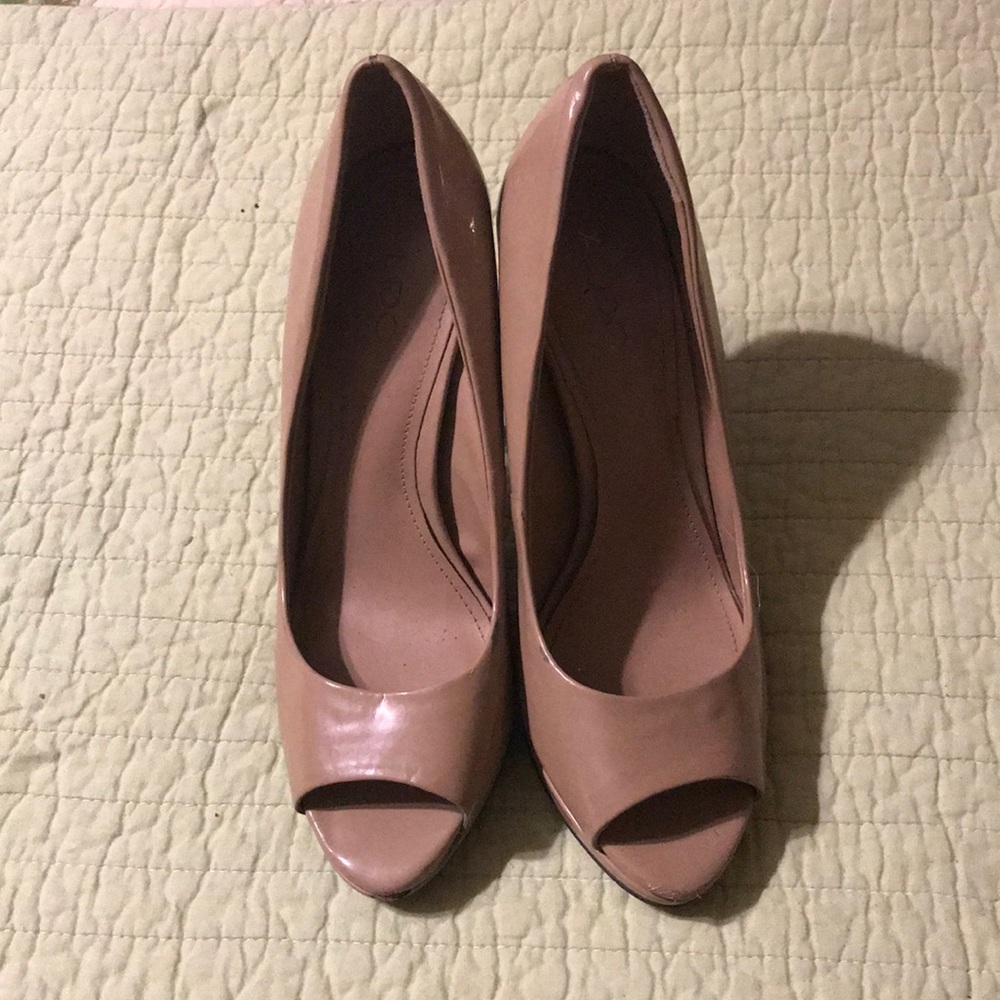 Aldo nude peep toe pump